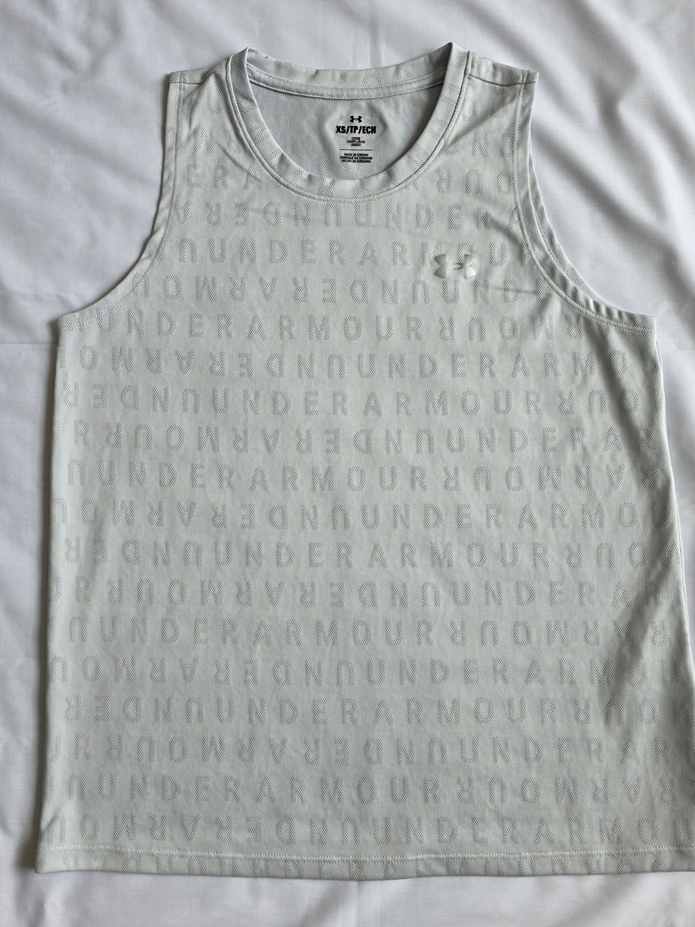 Under Armour Women’s Light Gray Sleeveless Training Tank